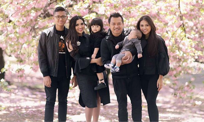 Keluarga Anang Hermansyah (Tribun Style)