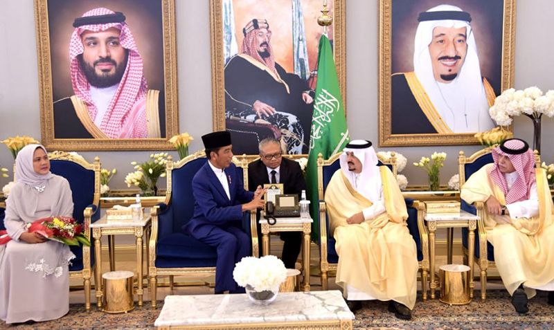 Presiden Joko Widodo tiba di Riyadh, Arab Saudi. Foto: Dok. Biro Pers Sekretariat Presiden