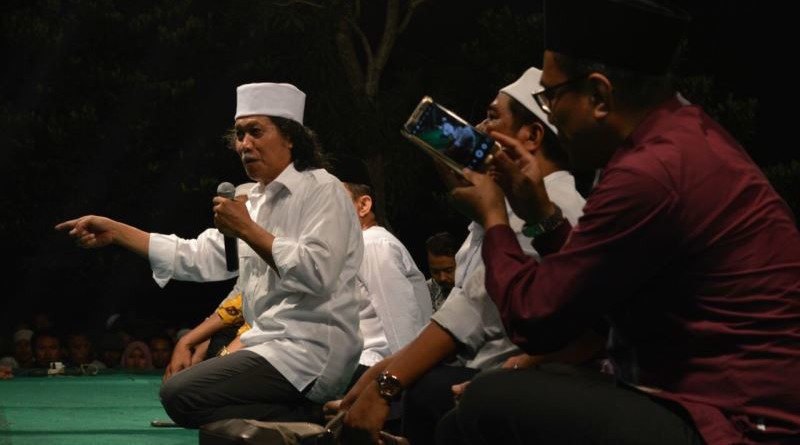 Ainun Najib Hina Saya kalau Saya Datang ke Istana Ainun Najib Hina Saya kalau Saya Datang ke Istana