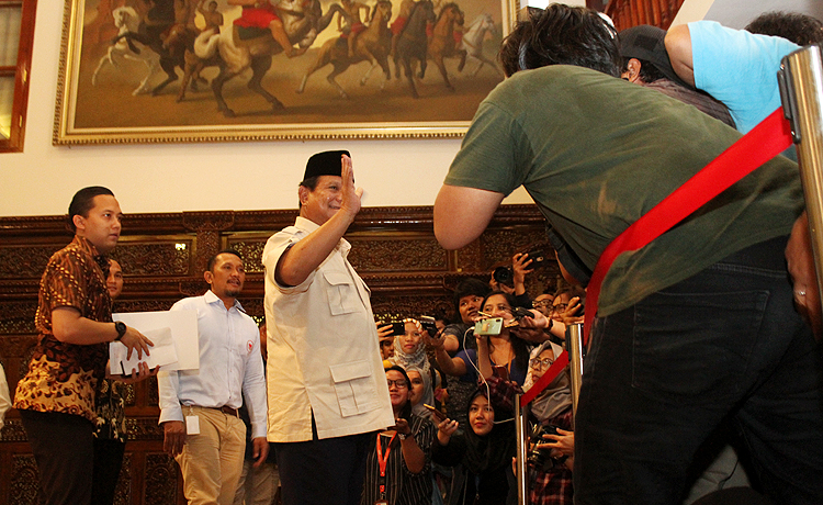 Prabowo menyoroti peristiwa-peristiwa politik terkini seperti pernyataan Hendropriyono soal Rizieq Shihab, dan penetapan tersangka Bachtiar Nasir. Robinsar Nainggolan