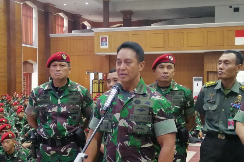 Kepala Staf TNI Angkatan Darat (KSAD) Jenderal TNI Andika Perkasa saat jumpa pers, di Balai Komando, Markas Kopassus, Cijantung, Jakarta Timur, Senin (20/5/2019). (Antara Foto/Syaiful Hakim)