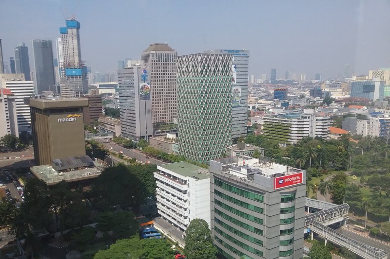 Suasana gedung perkantoran di ruas MH Thamrin, Jakarta, Kamis (23/5/2019). (ANTARA/M Razi Rahman)