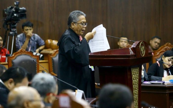 Pengacara Jokowi-Ma`ruf di sidang MK, Luhut Pangaribuan (Foto: detikcom)