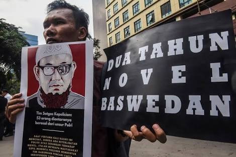 Pelaku penyiraman air keras terhadap penyidik senior KPK Novel Baswedan hingga kini masih juga belum terungkap. (Foto: Kompas)
