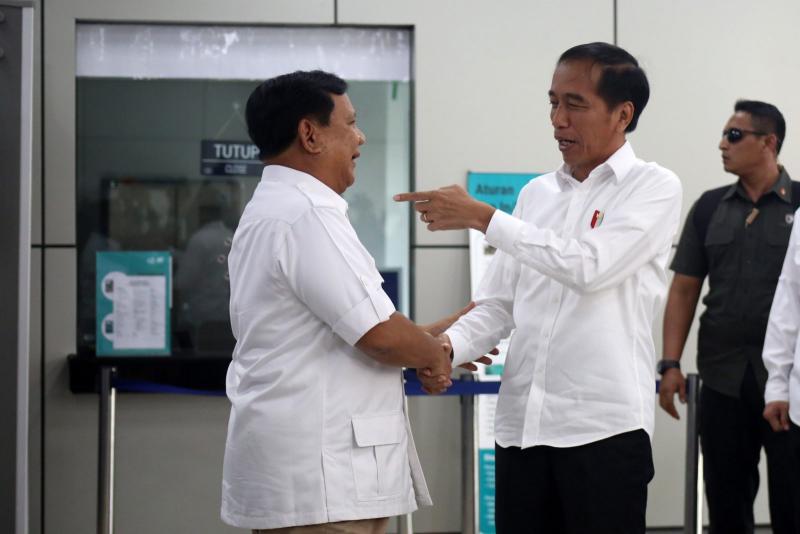 Ketum Gerindra Prabowo Subianto dan Presiden Joko Widodo (Jawa Pos)