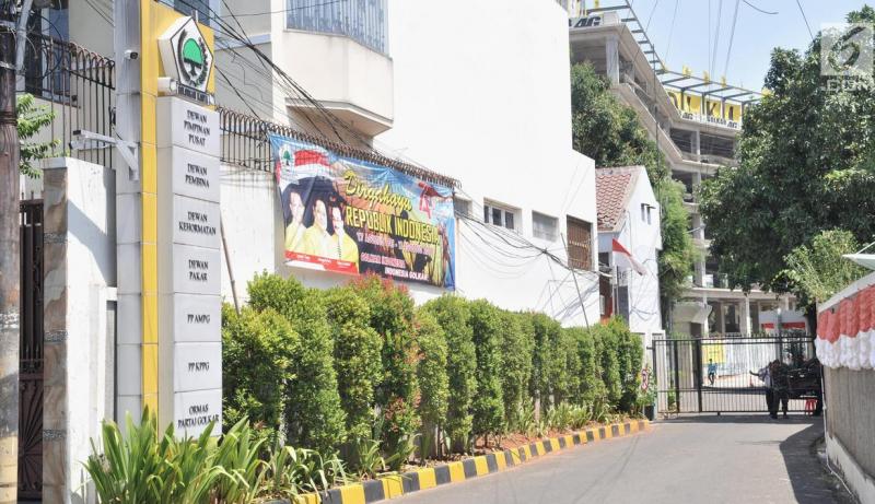 Penjagaan Ketat Kantor DPP Partai Golkar (News Liputan6.com)