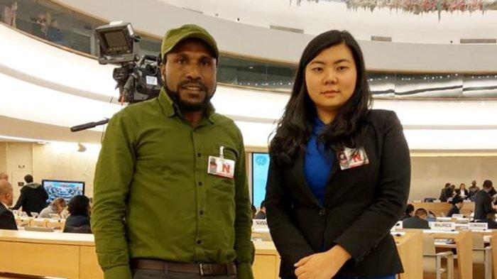 Veronica Koman (kanan) ungkap rencana rahasia polisi tangkap mahasiswa Papua di Surabaya (ABC Australia)