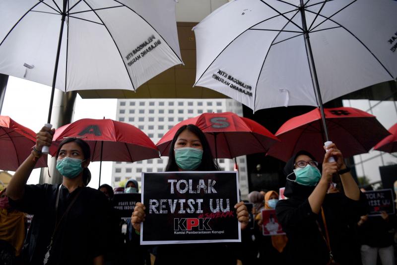 Aksi protes terhadap revisi UU KPK (beritagar.id)