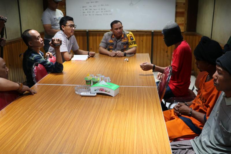 ZA bunuh begal yang hendak perkosa pacarnya (tugumalang.com)