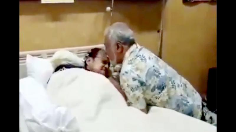 Momen Mengharukan Presiden pertama Timor Leste Xanana Gusmao Cium Kening Habibie (Tribun Timur)