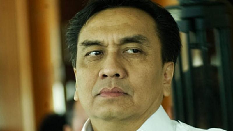 Anggota Komisi I DPR dari Partai Demokrasi Indonesia Perjuangan (PDI-P), Effendi Simbolon (pojok Jabar)
