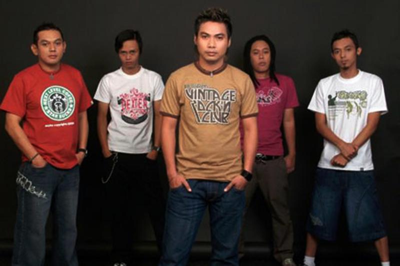 Chord Gitar Lirik Lagu Naff Tak Seindah Cinta Yang Semestinya