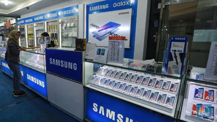 Toko elektronik HP. (Foto: cnbcindonesia.com)