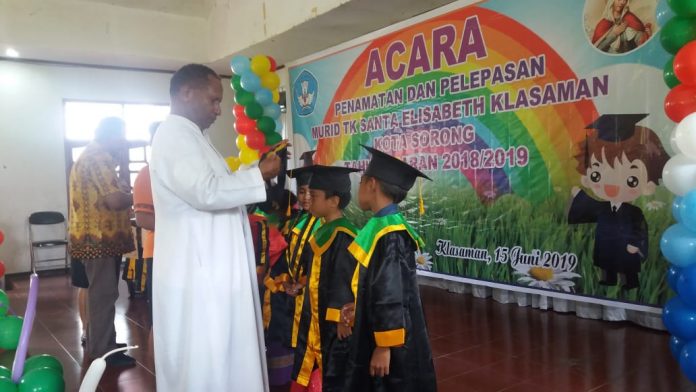 Ketua Komisi Kerawam, Pastor Izaak Bame. (foto: monitorpapua.com)