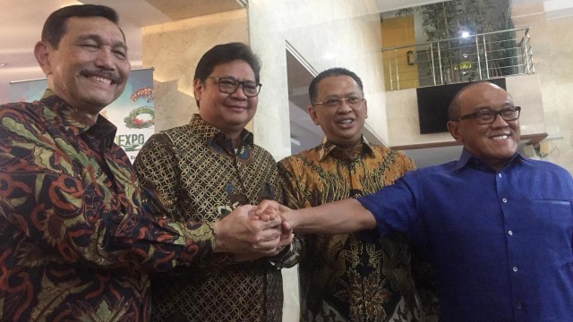 Luhut, Bamsoet, Airlanggga dan Abu Rizal Bakrie di Menko Maritim, Selasa (3/12). (Foto: Moh Fajri/kumparan)