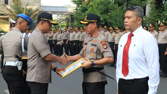 Ilustrasi Penerimaan Penghargaan (Tribunnews)