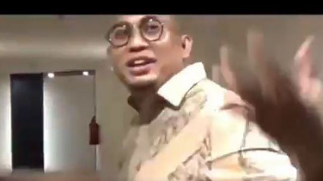 pesan dari kejadian 1 26 31 Drama Penggerebekan PSK Gerindra Bakal Panggil Andre Rosiade pesan dari kejadian 1 26 31 Drama Penggerebekan PSK Gerindra Bakal Panggil Andre Rosiade