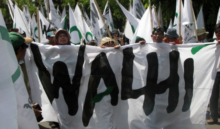 WALHI saat sedang berunjuk rasa (Palapanews)