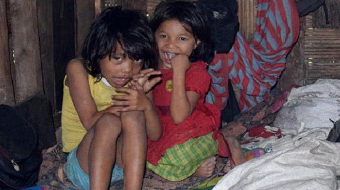 VIRAL Dua Gadis Cilik tanpa Ibu Tinggal di Gubuk Bambu Reot di Sumut, Tak Bisa Tidur Kala Hujan. Facebook @Lajang Shotingfhoto LionelSteven. (Tribunnews).
