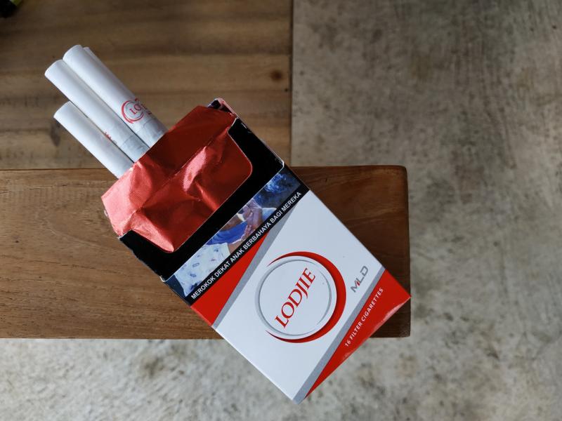 Rokok (bungkusrokok)