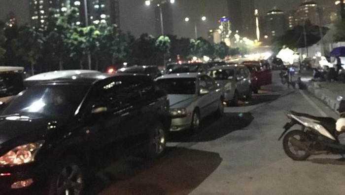 Suasana RS darurat di Gedung Wisma Atlet Senin (23/3/2020) malam. (Foto: detik.com)