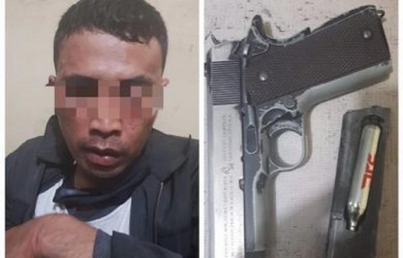 Selain itu juga terdapat 1 pucuk senjata jenis air soft gun. (pojoksatu.id)