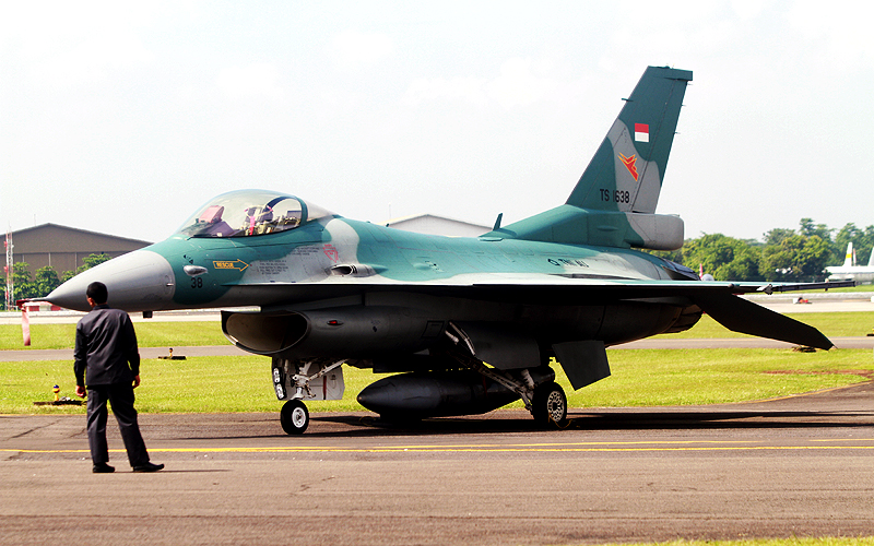 Salah satu kekuatan pesawat F16 Fighting Falcon buatan Amerika Serikat (Foto:Robinsar Nainggolan/Law-Justice)