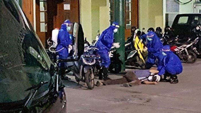 Orang pingsan saat tarawih di masjid (Tribunnews)