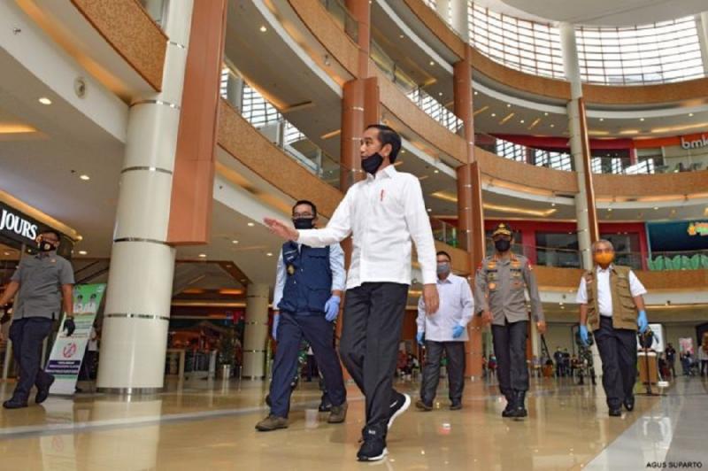 Presiden Joko Widodo meninjau persiapan new normal di pusat perbelanjaan Bekasi. Dok Agus Suparto/Biro Pers Sekretariat Presiden