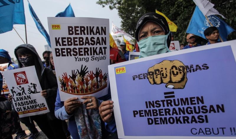 ilustrasi matinya demokrasi (beritagar)