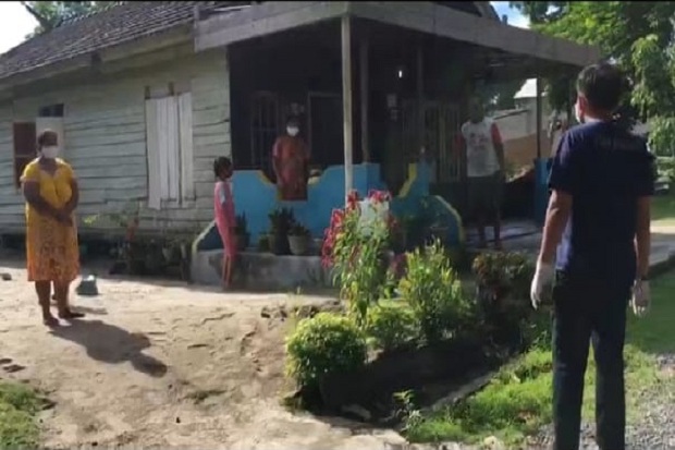 Diumumkan Positif Corona, Warga Kobar Emosi karena Belum juga Dijemput Petugas. iNews TV/Sigit