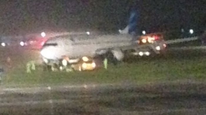 Pesawat Garuda Indonesia tergelincir di Bandara Internasional Syamsudin Noor, Banjarmasin (Tribunnews)