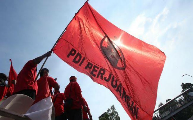 Pawai Bendera PDIP (CNN)