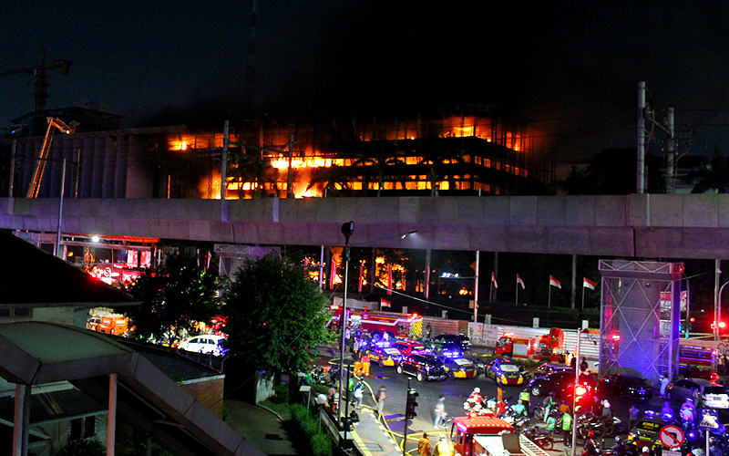 Gedung Kejaksaan Agung, di Jalan Sultan Hasanudin Dalam, Kebayoran Baru, Jakarta Selatan terbakar.Jakarta Selatan terbakar pada Sabtu (22/8) kebakaran terjadi sekitar pukul 19.00 WIB. Robinsar Nainggolan