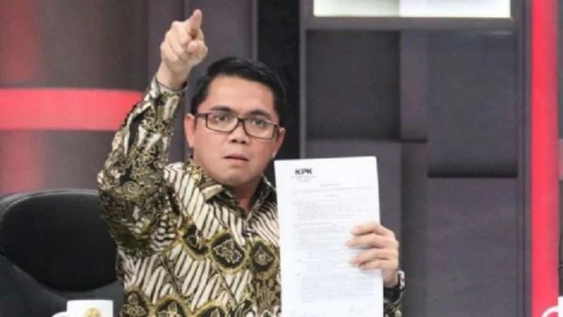 Ancam Bongkar Borok, Arteria Dahlan: Komnas HAM Jangan Kritisi DPR! (Viva).