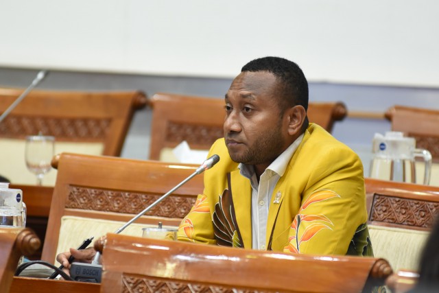 Anggota Komisi I DPR Yan Permenas (dpr.go.id)