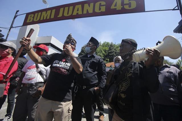 Respon Gatot, Pendemo: Siapapun yang Mau Koyak Negara, Siapkan 9 Nyawa. (Gelora).