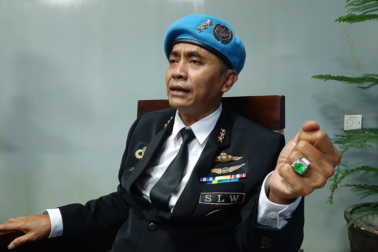 Petinggi Sunda Empire Raden Rangga Sasana divonis dua tahun penjara karena terbukti sebarkan berita bohong (kompas)