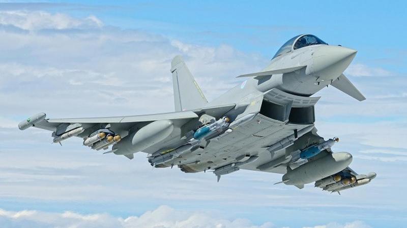 Pesawat tempur jenis Eurofighter Typhoon hopsid