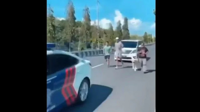Propam Periksa Oknum Polisi yang Beri Kawalan Pria Jogging. (Gelora).