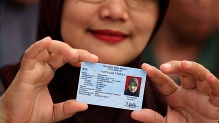 Foto Selfie dengan KTP Infokomputer