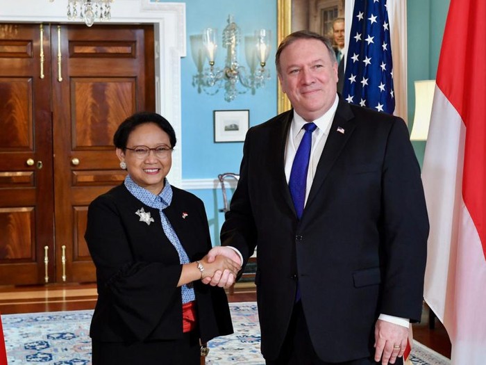 Kunjungan Menlu AS Mike Pompeo ke Indonesia di Sambut Retno Marsudi (Detik)