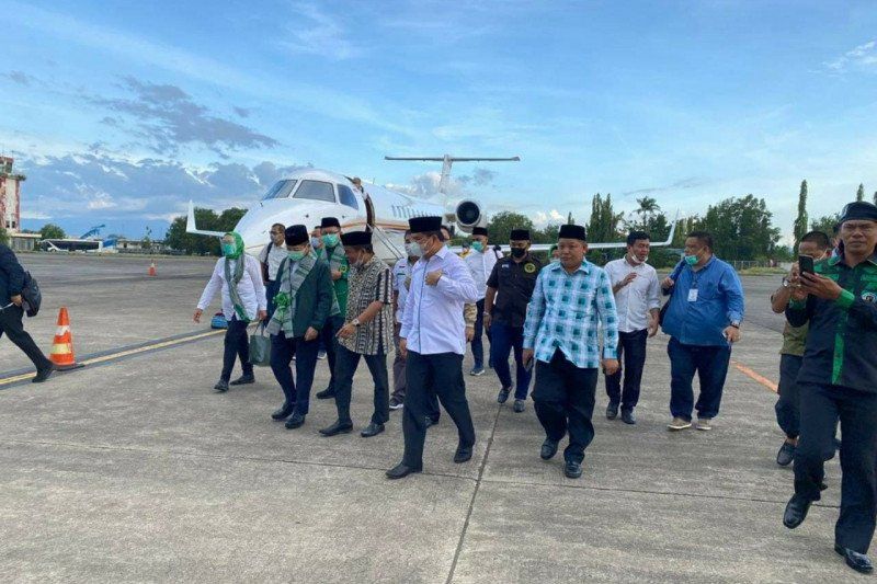 Suharso Monoarfa Naik Jet Pribadi (Pikiran Rakyat)
