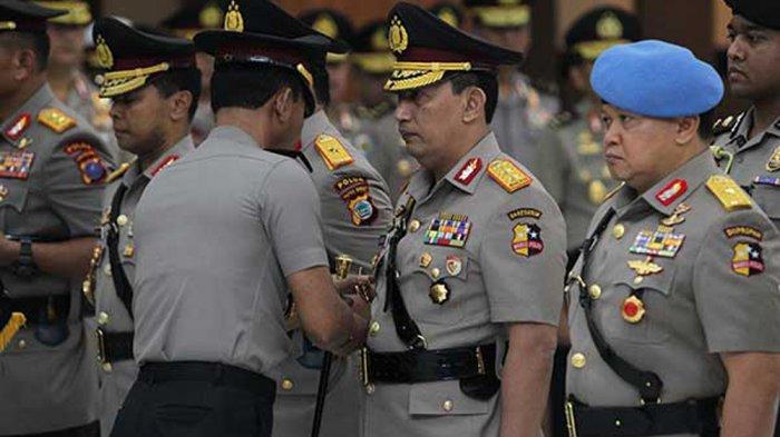Jenderal pemburu teroris Ignatius Sigit meninggal dunia (kanan bertopi biru) (Tribunnews)
