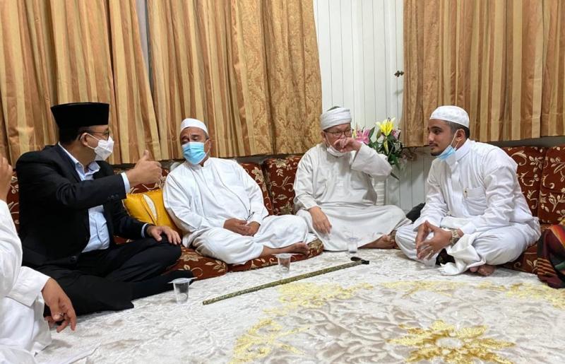 Saat Gubernur DKI, Anies Baswedan Temui Habib Rizieq di markas FPI, Petamburan. Jakarta (DPPFPI).