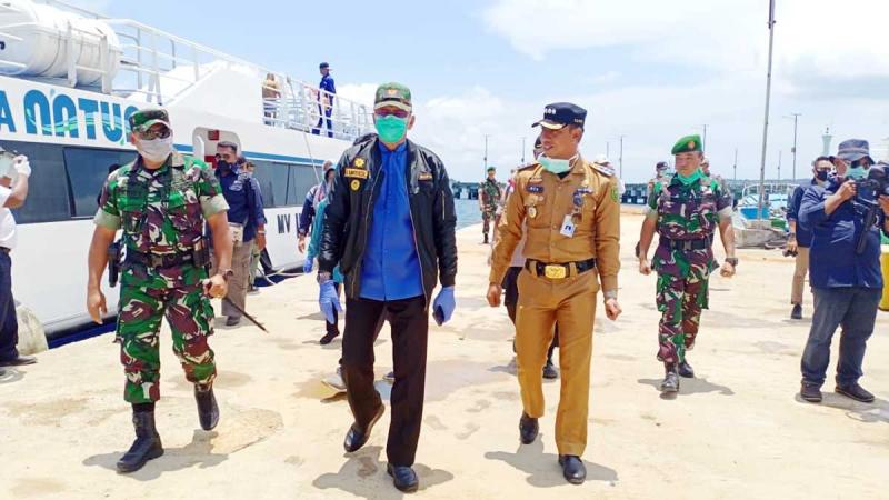 Bupati Natuna Abdul Hamid Rizal dan aparat terkait siaga (Ist)
