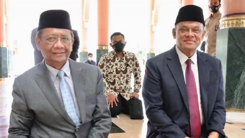 Refly Sebut Mungkin Mahfud Miliki Chemistry dengan Gatot, Maksudnya? (Twitter).