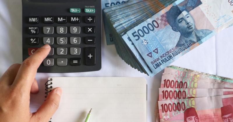 Atur keuangan jelang tahun baru (Hipwee)