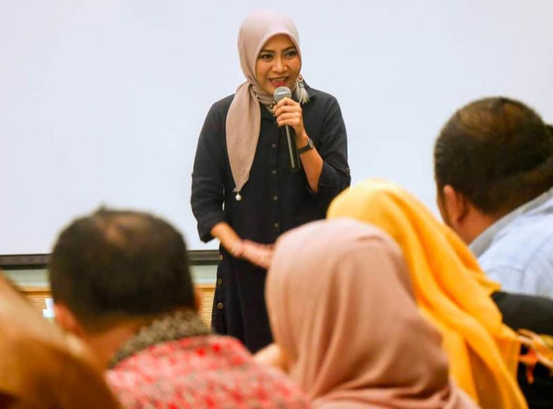 Hages Budiman saat menjadi pembicara dalam sosialisasi HIV/AIDS. (Foto: Dok. Hages Budiman).