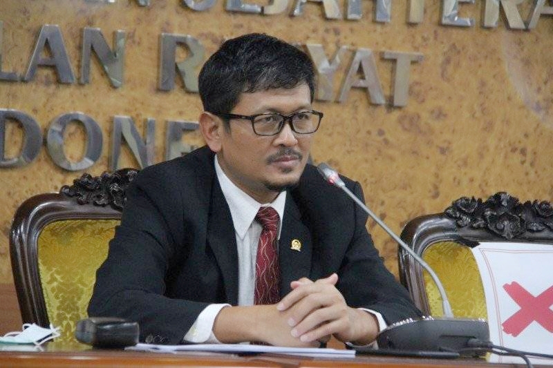 Anggota Komisi VI DPR RI Fraksi PKS, Amin Ak. (Foto: Istimewa).